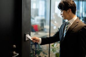 PCログで確認！労働時間と記録の乖離理由とは？違法性・注意点も解説