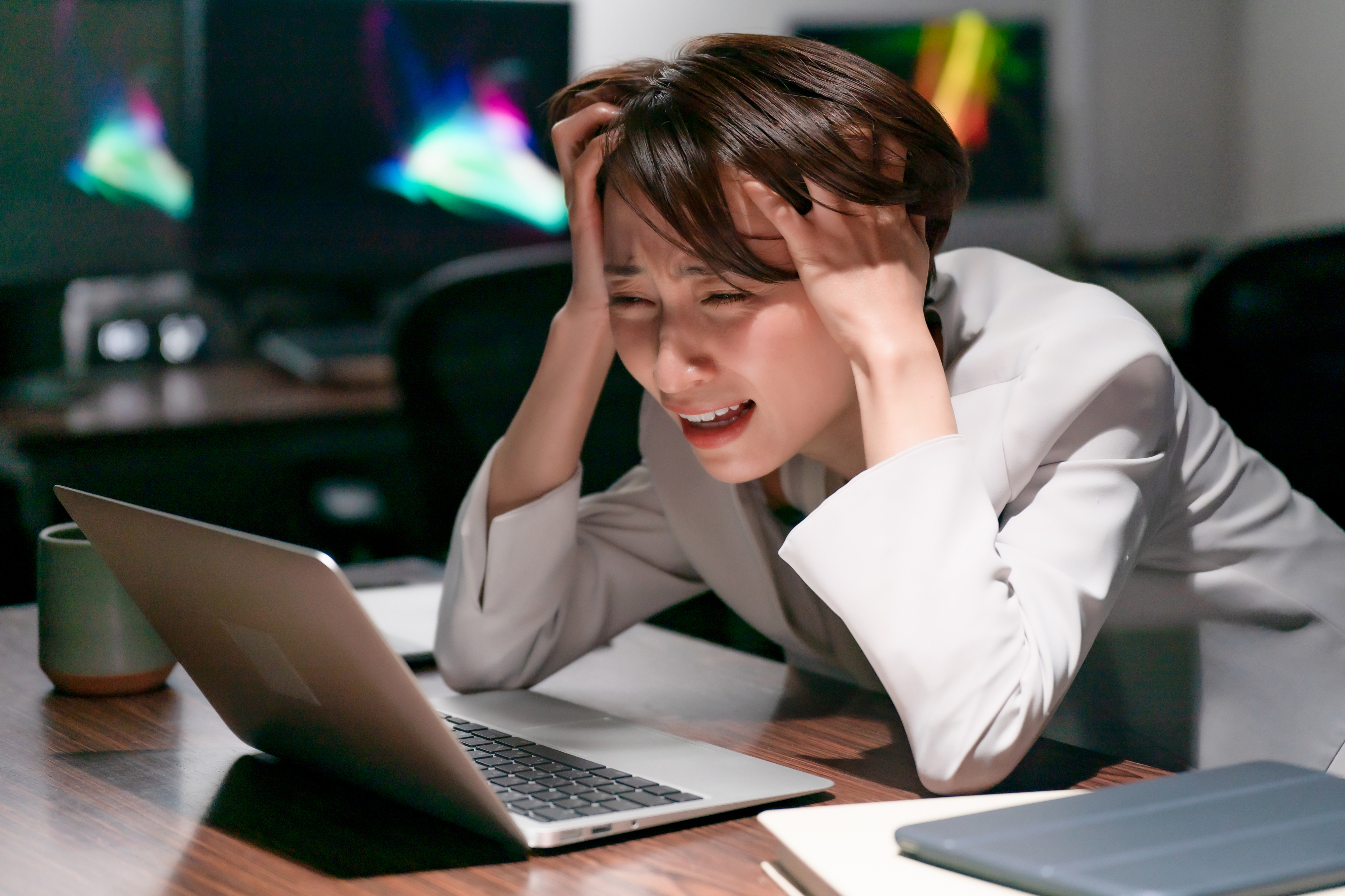 テレワークで残業が増えるのはなぜ？見落としがちな3つの原因と具体的な対策