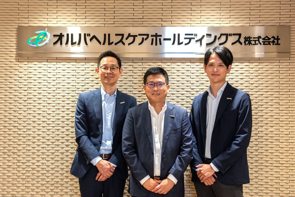 オルバヘルスケアホールディングス株式会社｜「システムの民主化」で広がる現場発DX ―― ノーコードツール「kintone」を題材にした研修が生んだ変革の芽