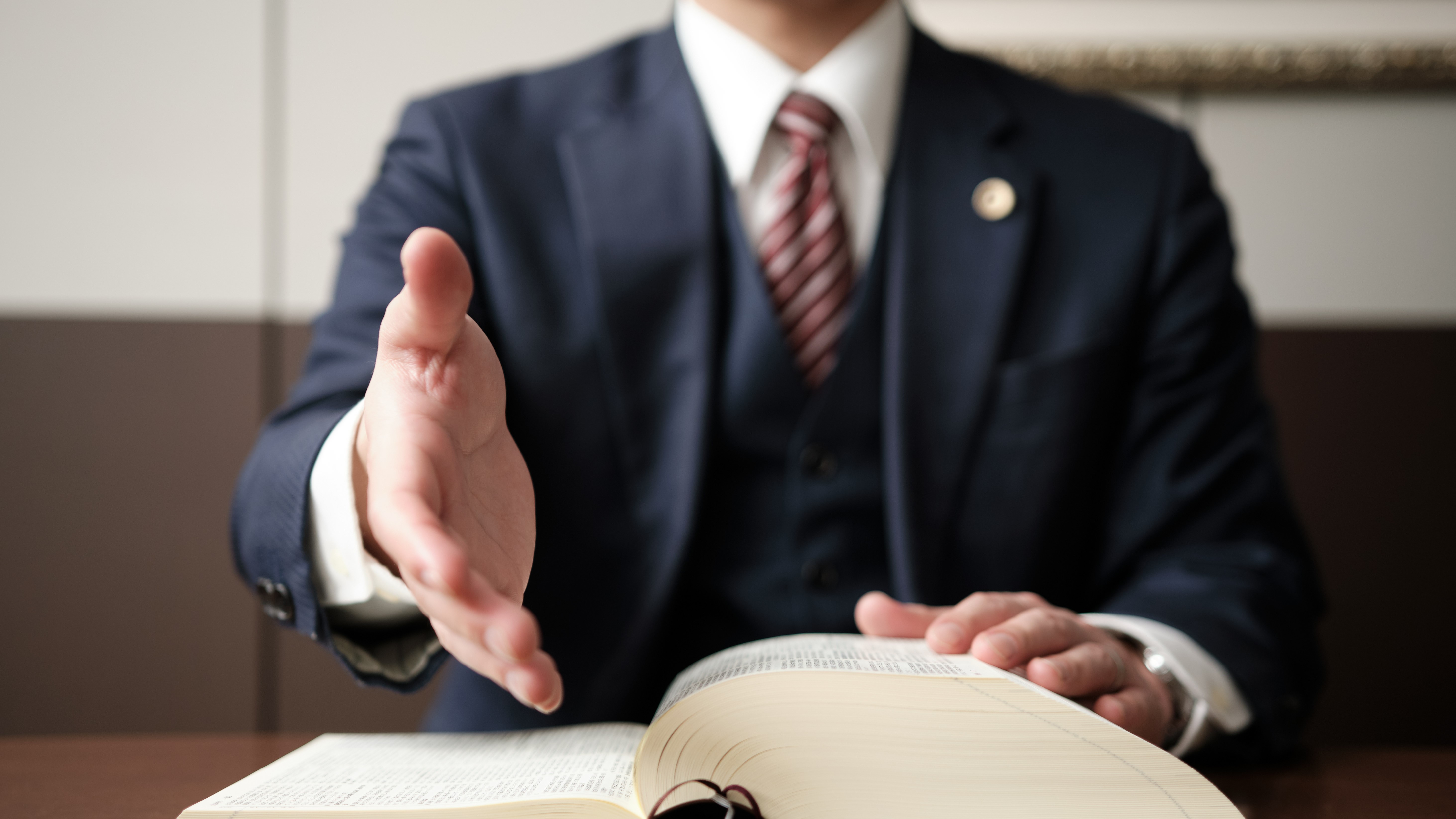 カスハラ対策の義務化で何が変わる？企業が今すぐ取り組むべき対処法を解説