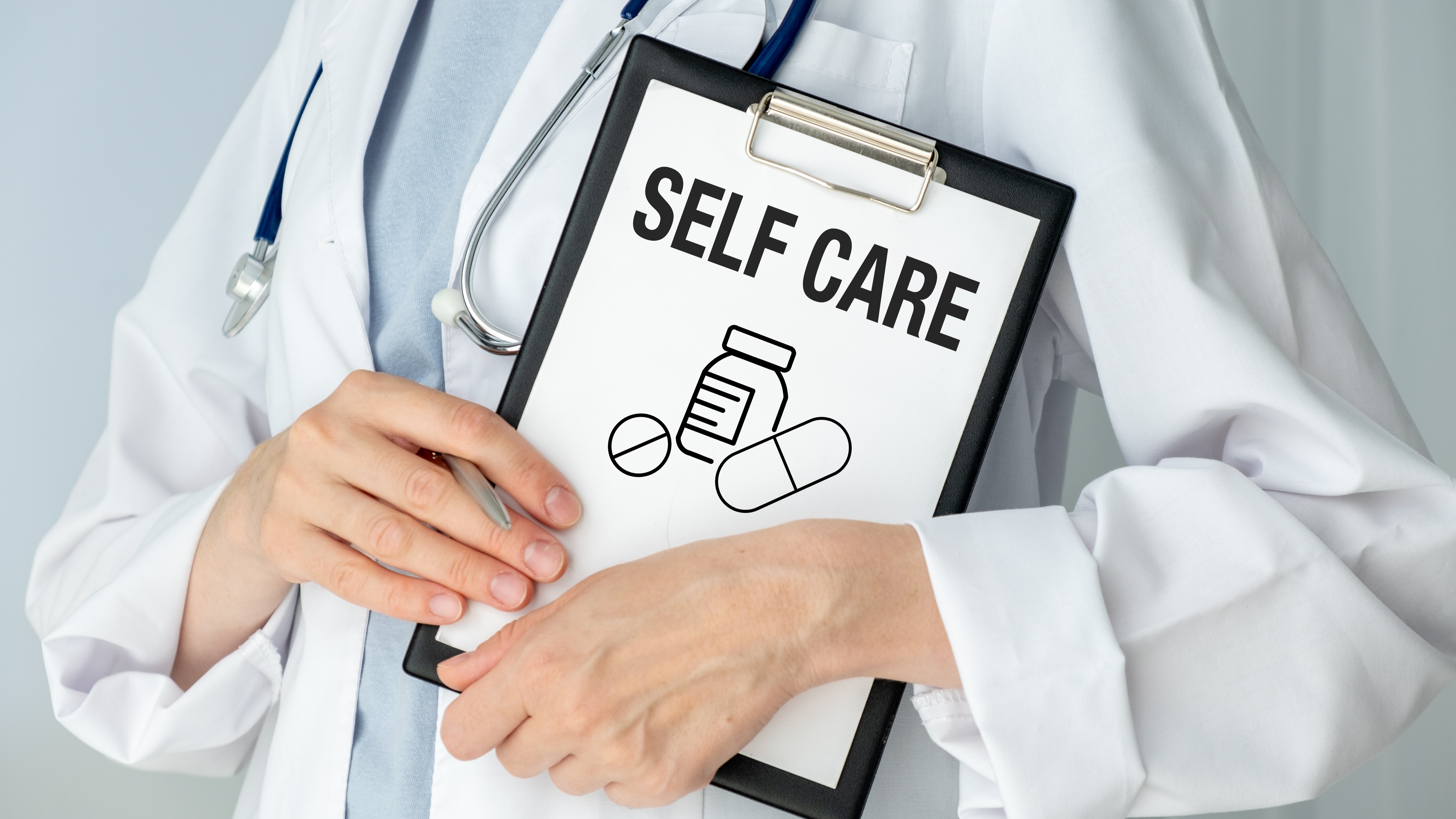 メンタルケアのやり方は？職場のメンタルヘルスケアとセルフケアの実践ガイド