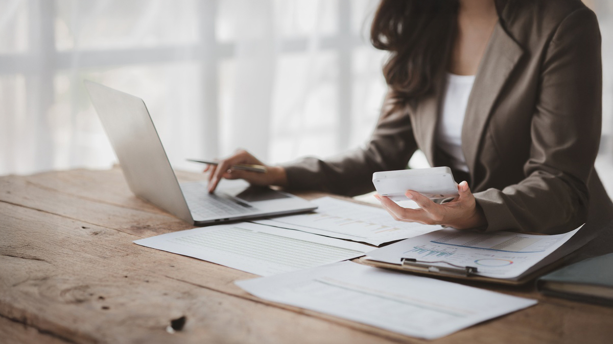 経費精算を効率化するには？非効率の原因・改善手順・BPO活用事例を解説