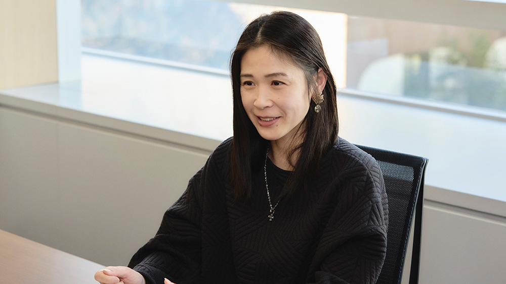 福岡市 福祉局 高齢社会部 高齢福祉課 社会参加推進係長 安川 しおりさま のインタビュー写真