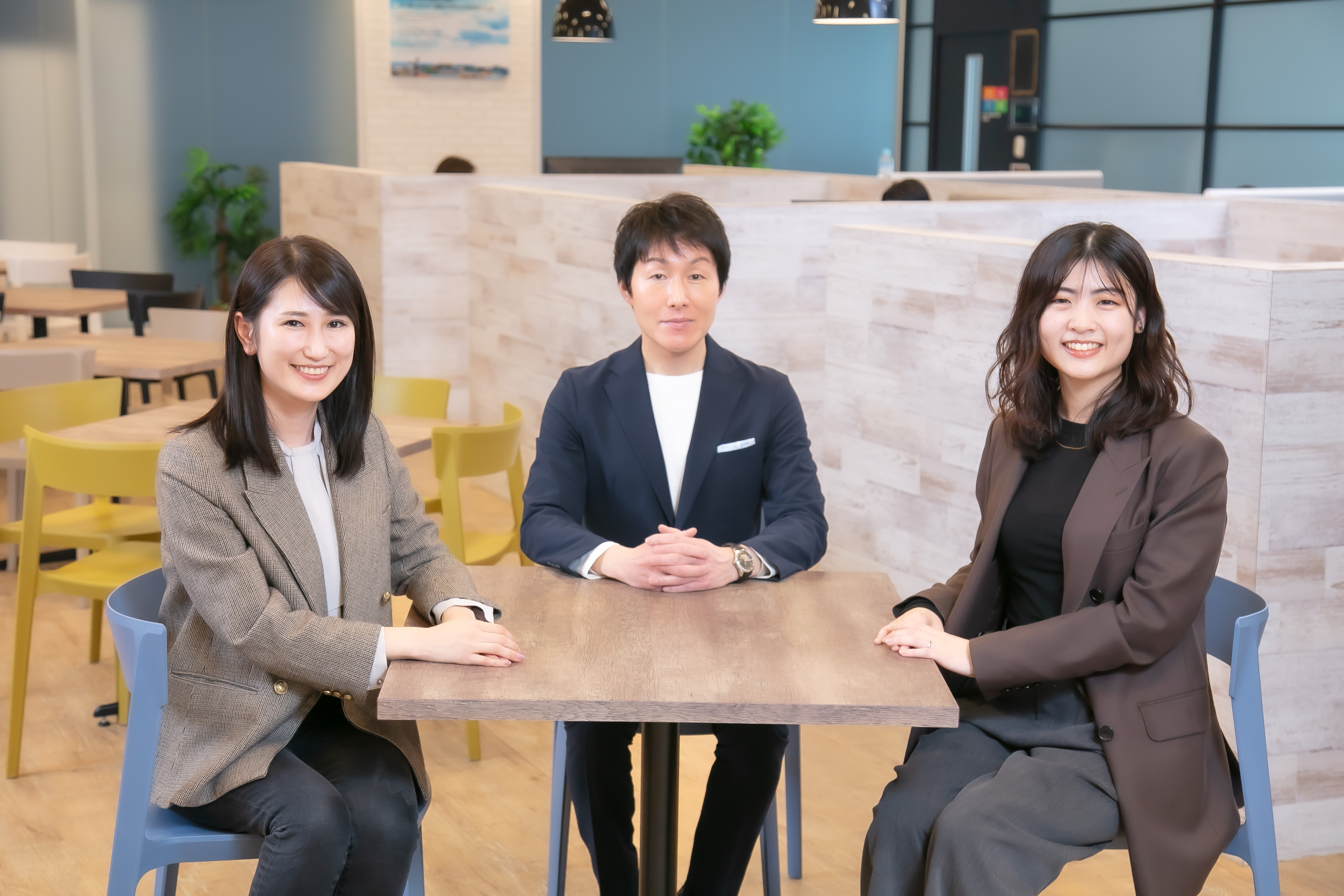 面接は単なる「合否判定」の場ではない。 学生と共に「はたらいて、笑おう。」を見つけるために、 私たちが追求している面接へのこだわり