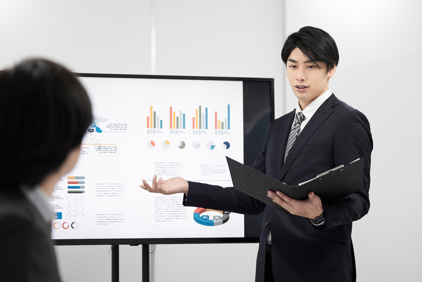 営業プロセスとは？フロー図を用いて可視化！課題解決の方法を解説